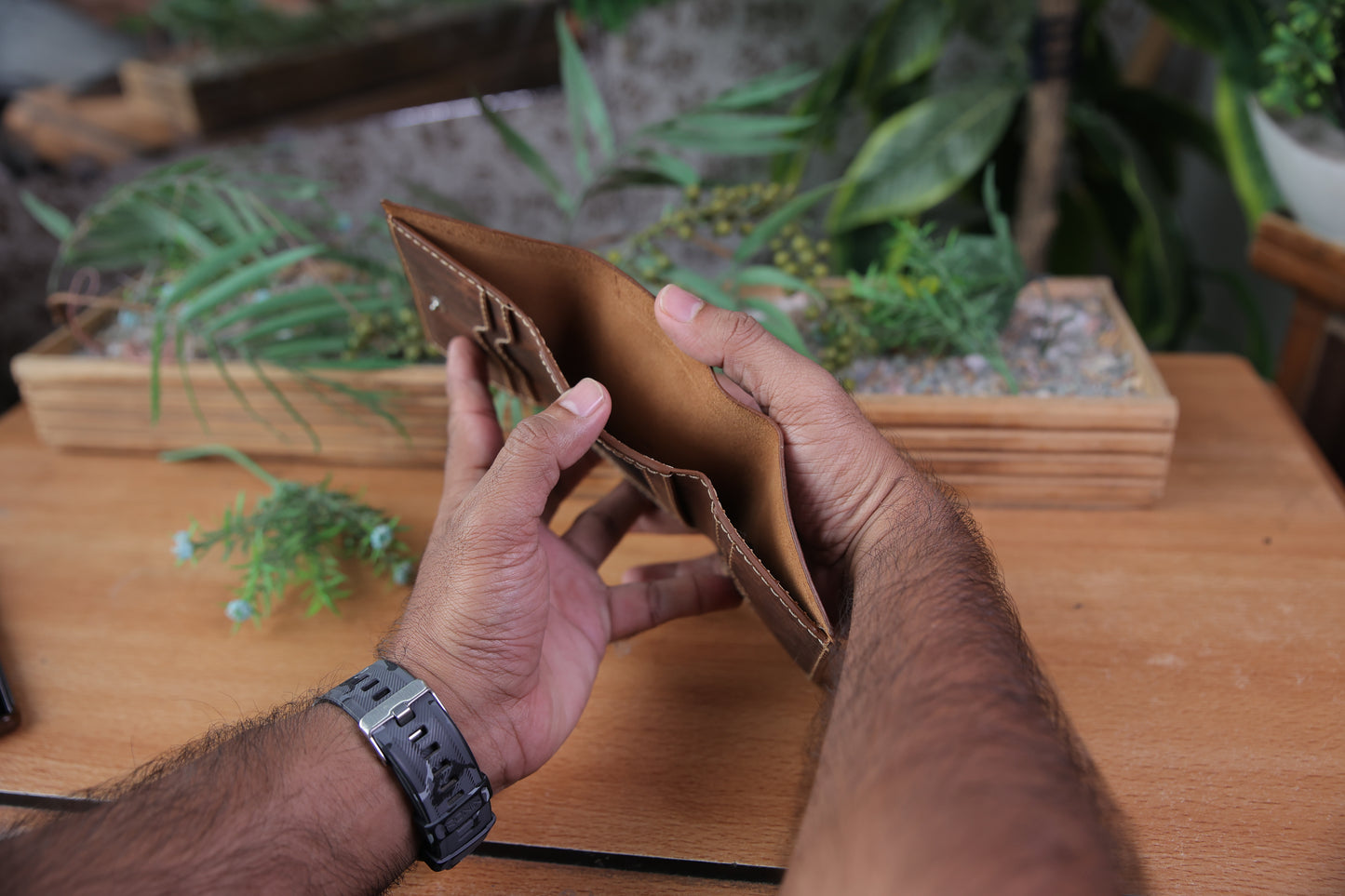 Trifold Leather Wallet, Brown. RR-B-85