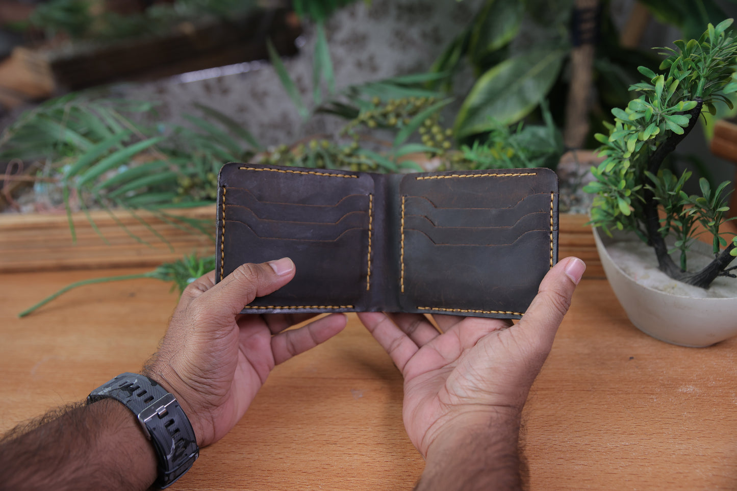 Bi-fold Pull-up Leather wallet, Hand Stitched. Dark Brown, RR-HD202
