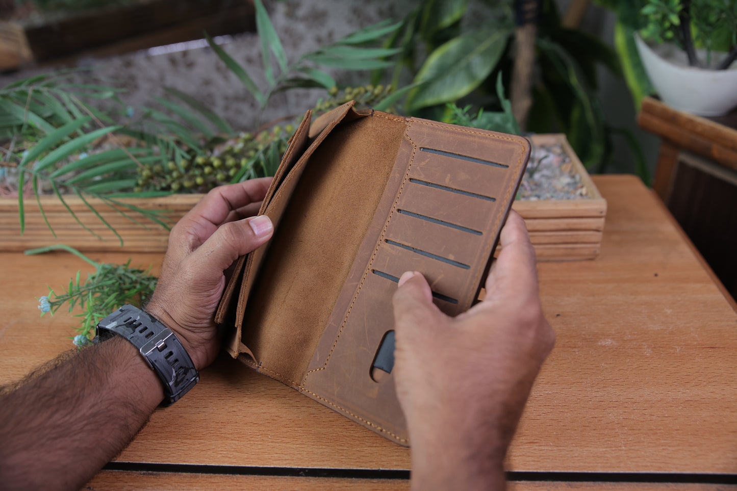 Bi-Fold Long Wallet, Crazy Horse Leather, Mobile Pocket, Card Slots, Light Brown. RR-162